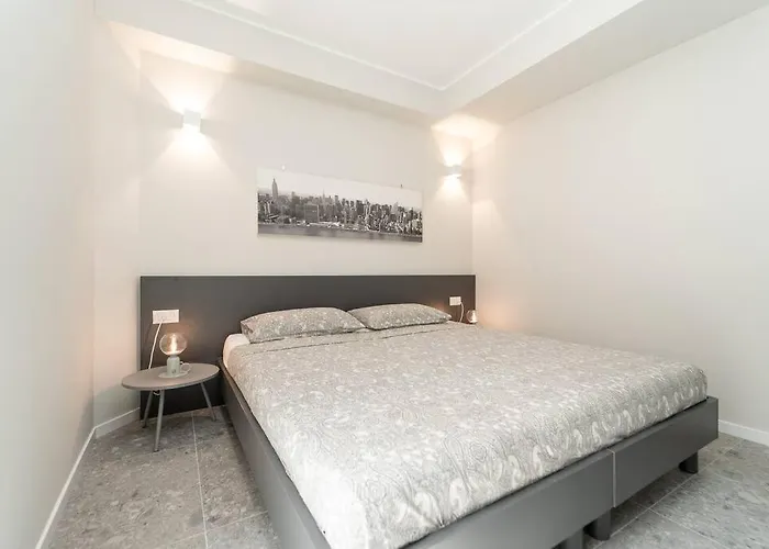 2 Min From The Cathedral With Private Parking * Côme