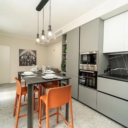 2 Min From The Cathedral With Private Parking Daire Como