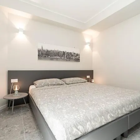 2 Min From The Cathedral With Private Parking * Como