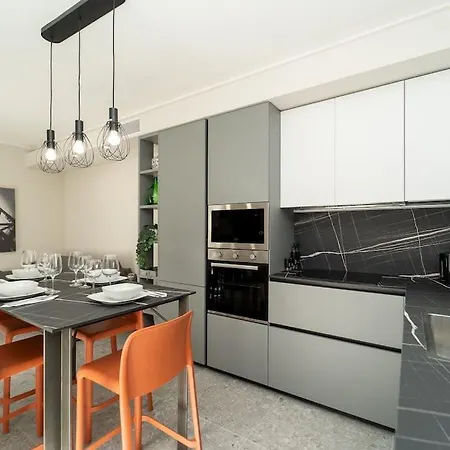 2 Min From The Cathedral With Private Parking * Como