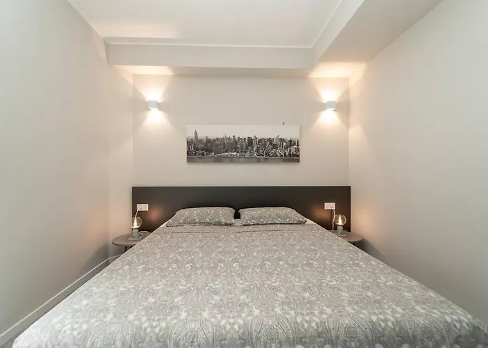 2 Min From The Cathedral With Private Parking Apartment