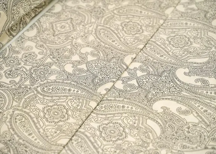 Apartment 2 Min From The Cathedral With Private Parking