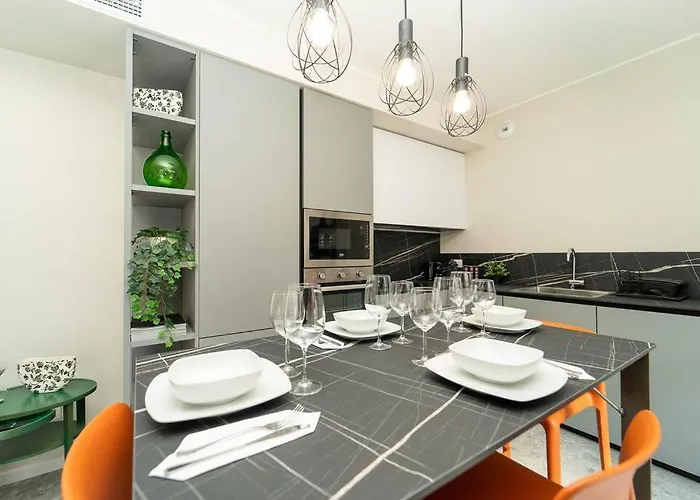 2 Min From The Cathedral With Private Parking Apartment *